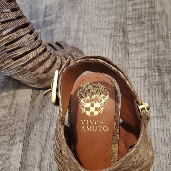 Heels - Picture 3 of 4